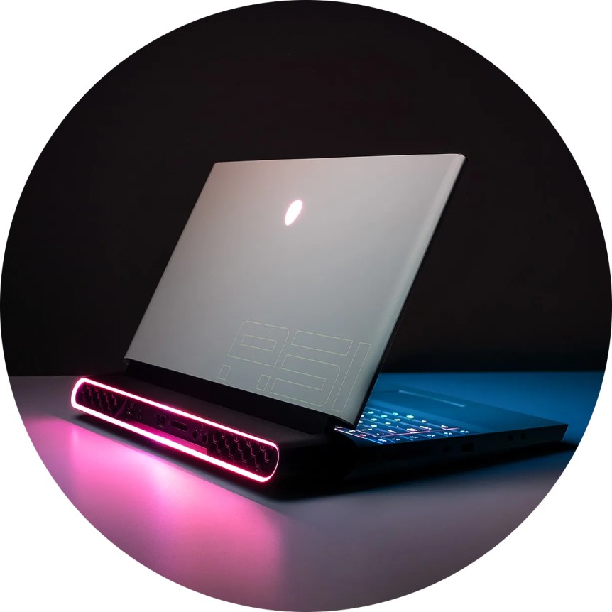 لابتوبات مسبقة الطلب